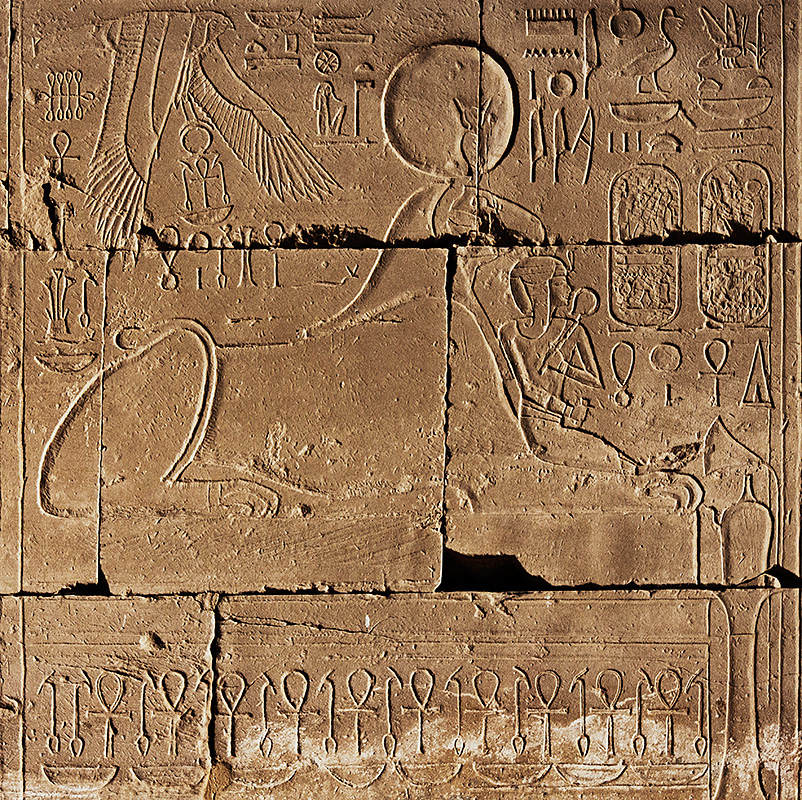 Khnum Protecting the Queen