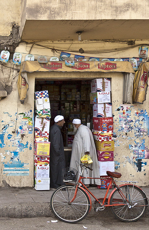 Luxor :: Doorway Conversation