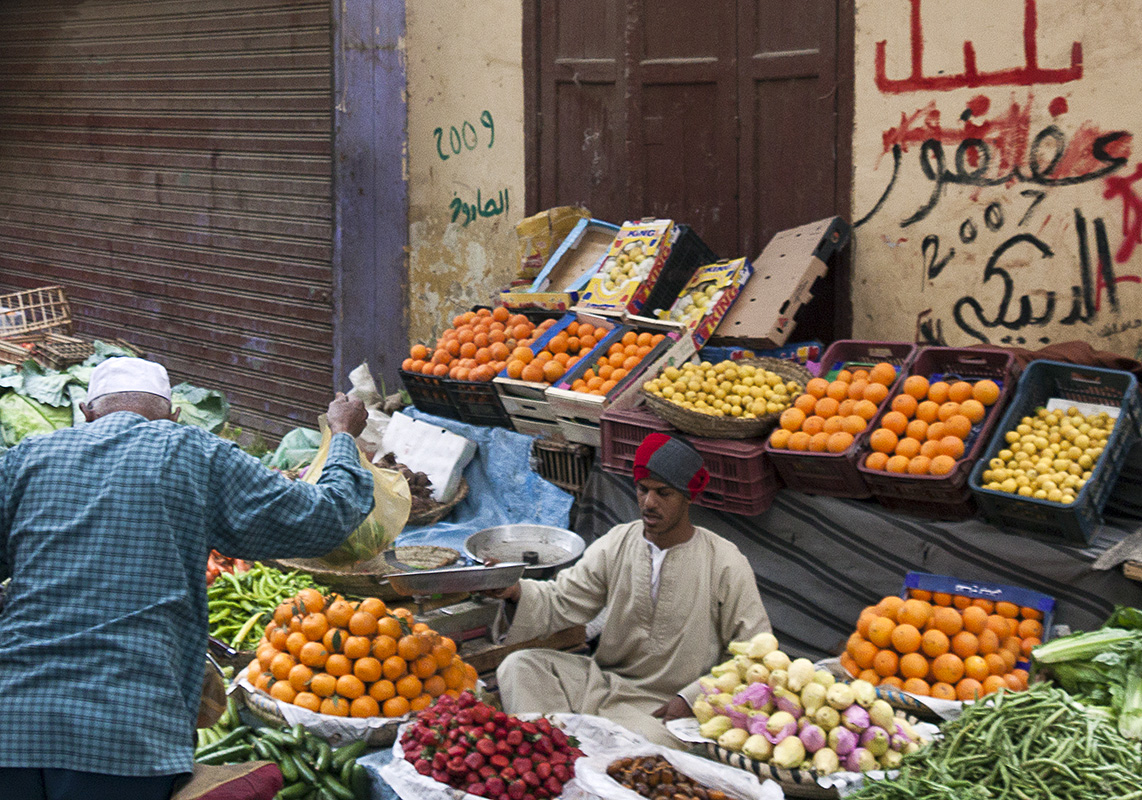 Luxor :: Man with the Fruit Vendor