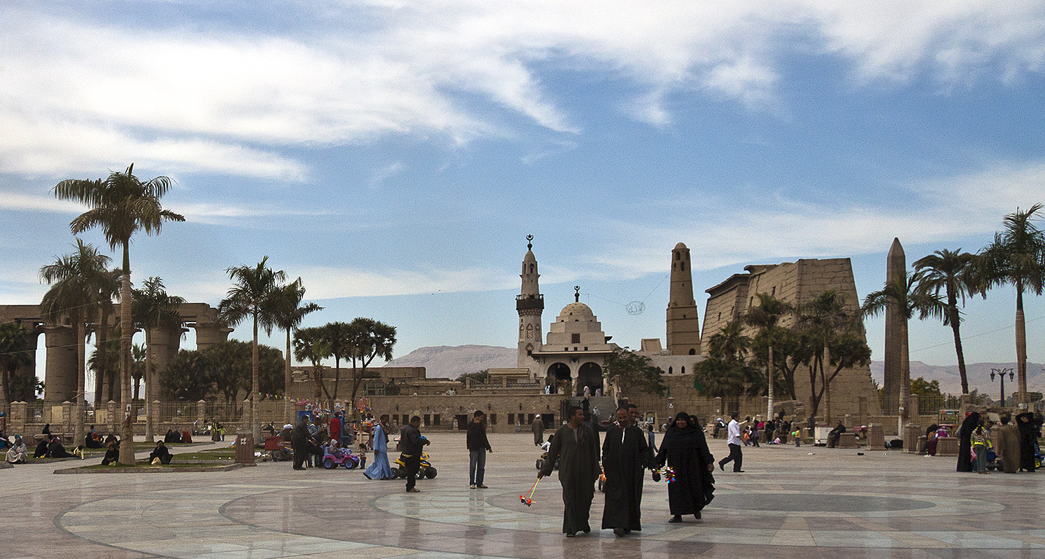 Luxor :: Town Square with Temple and Mosque