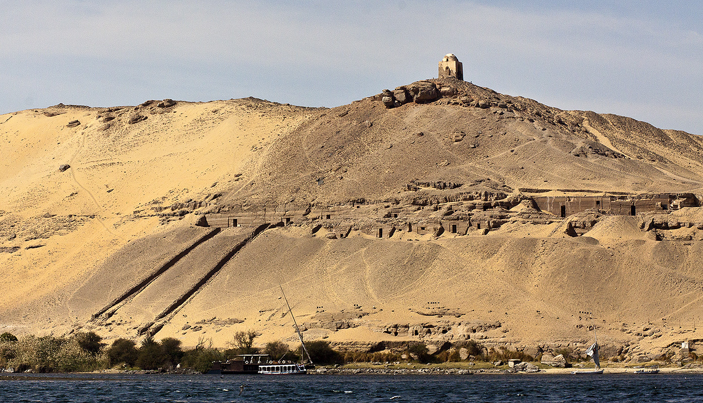 Along the Nile :: Tombs, Mosques and Boats