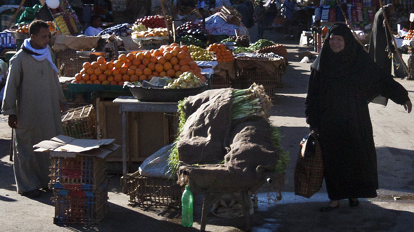 Luxor :: Lady on Market Day