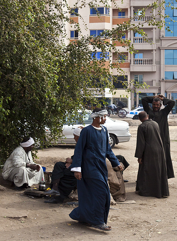 Luxor :: Hanging Out